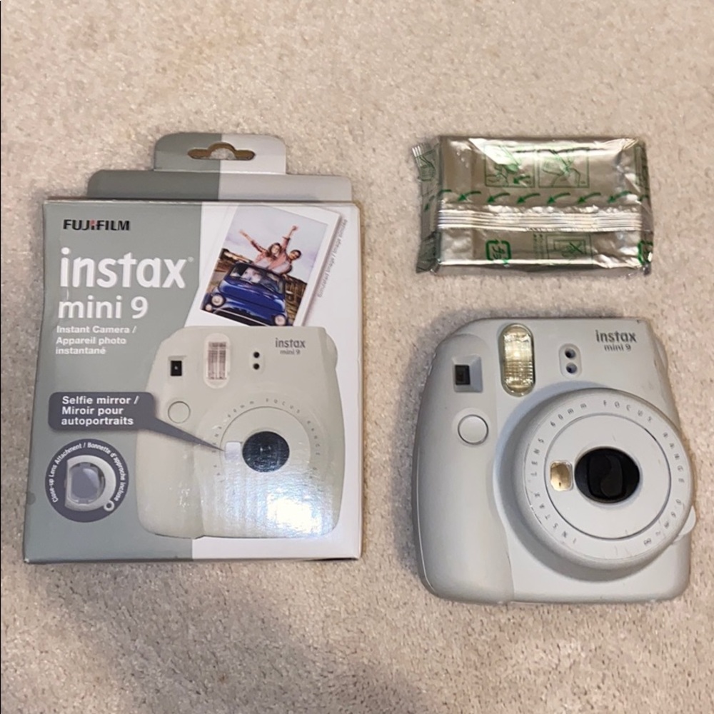 Fiji Film Poloroid Camera
